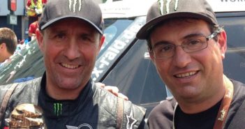 Marco Pastorino all'arrivo di una delle vittoriose Dakar al timone della X-Raid