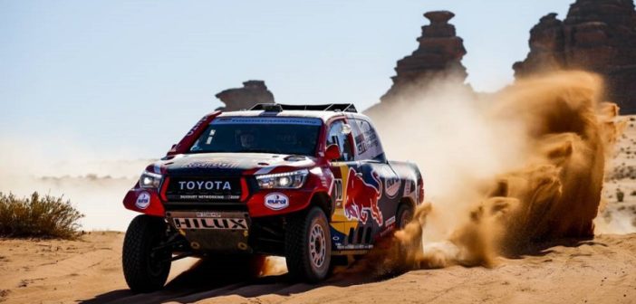 Nasser Al Attiyah grande protagonista delle ultime edizioni con il suo Toyota Hilux.