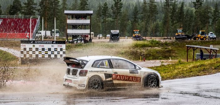 La Polo di Kristoffersson vola sull'acqua di Holjes.