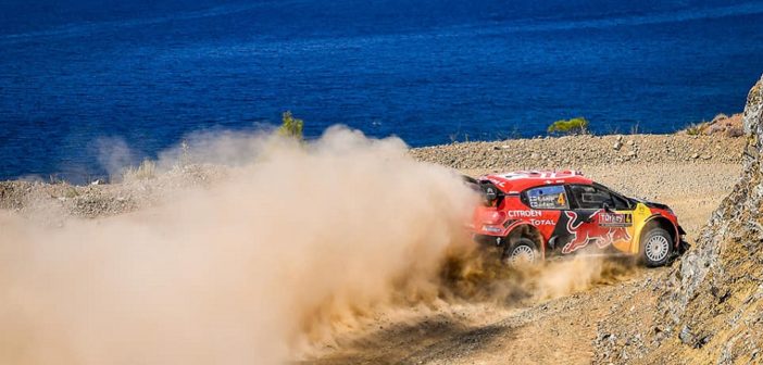 Lappi vola sulle strade Turche 2019 sullo sfondo del mediterraneo.