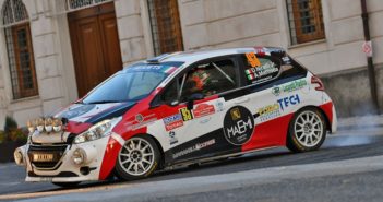 PEUGEOT E IL BICCHIERE MEZZO.. Davide Nicelli protagonista a Roma con la Peugeot 208 R2