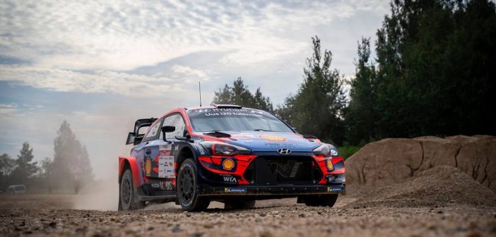 La Hyundai plus di Tanak vola sulle speciali South Estonia.