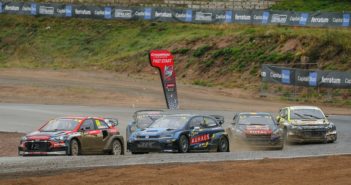 Kristoffersson mentre sgomita sul circuito di Kouvola.