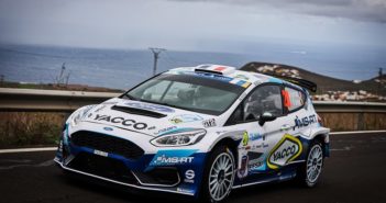 Fourmaux alle Canarie porta la Fiesta R5 davanti a tutti.