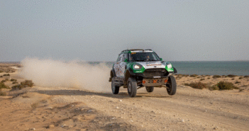 La mini del vincitore sulle piste del Sharqiyah Baja.