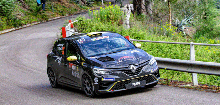 La Renault Clio Rally 4 in una delle sue uscite inaugurali al Targa Florio.