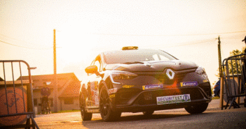 La Clio rally 4 di Fotia si prepara a prendere  il volo.