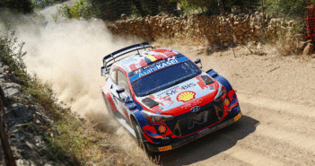 La Hyundai di Neuville sulla terra dello shakedown.