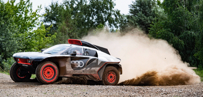 La nuova arma Audi per la Dakar mostra le sue linee al pubblico.