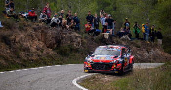 Una delle tante corde in taglio che Neuville interpreta alla perfezione.