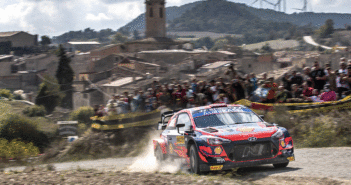 La Hyundai di Sordo sulle strade di casa.