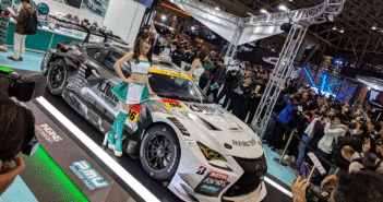 Una delle tante auto Racing presenti a Tokyo nell'edizione del 2020 ..
