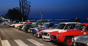 Le protagoniste del Auto Tour al riposo notturno di fine tappa.