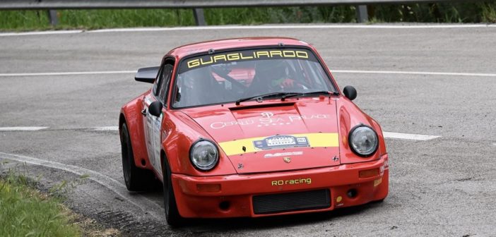 La Porsche 911 Carrera di Lombardo in azione.