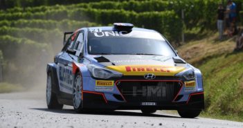 Paddon mette le ali alla Hyundai sulle strade di Alba