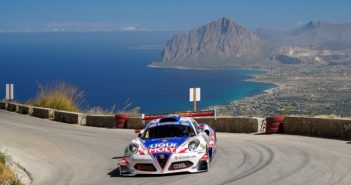 L'Alfa Romeo C4 By Picchio sulle rampe del monte Erice.