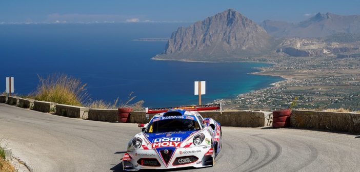 L'Alfa Romeo C4 By Picchio sulle rampe del monte Erice.
