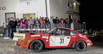 La Porsche 911 RS di Angelo Lombardo nell'apericena by night dell'Elba.