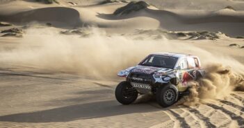 Al Attiya punta di diamante del tridente Toyota impegnato sulle dune ..