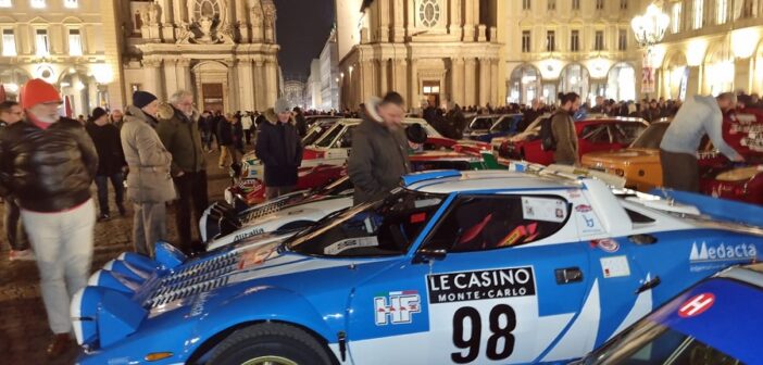 Uno degli scorci di piazza san Carlo prima dell'inizio della cerimonia di partenza.