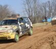 Un immagina su un circuito sterrato tratta dagli Eroi ..