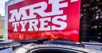 I truck di servizio della MRF Tyre