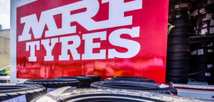 I truck di servizio della MRF Tyre