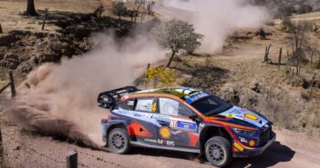 Lappi e la Hyundai volano sulle strade bianche del Messico.