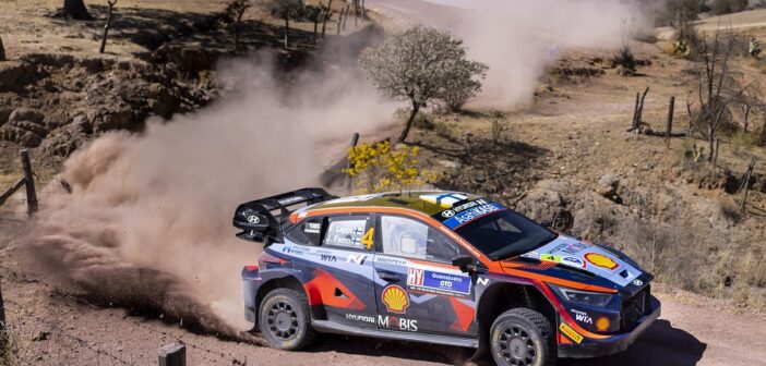 Lappi e la Hyundai volano sulle strade bianche del Messico.