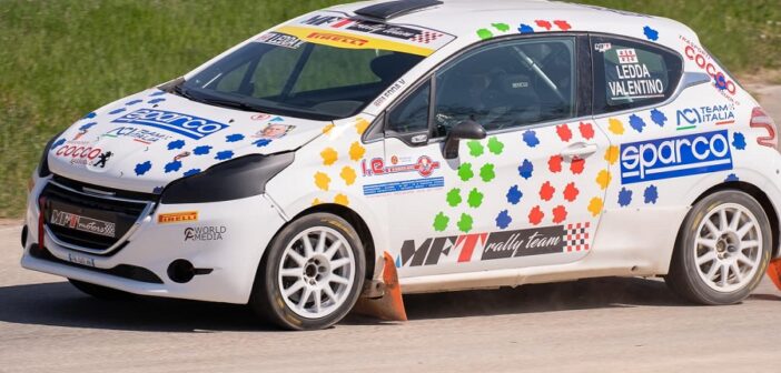 La Peugeot 208 di Valentino Ledda muove i suoi ..