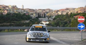 La Peugeot 106 Maxi di Crugnola sulle strade dell'Elba.