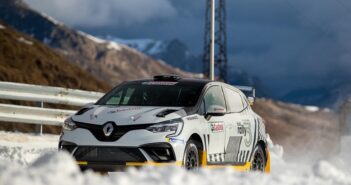 La Renault Clio Rally3 nei test di sviluppo invernali.