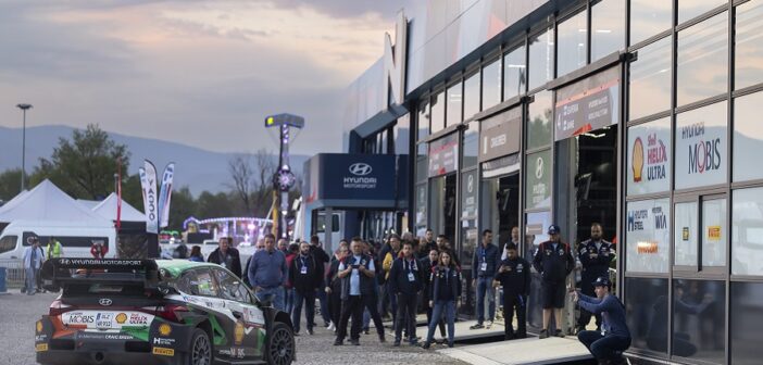 La struttura ricettiva della Hyundai al rally Croazia.