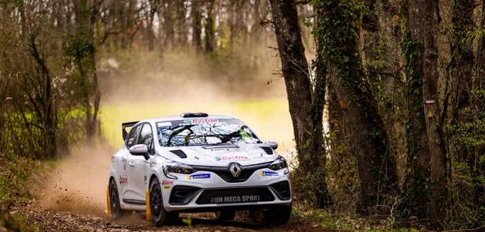Ribaud al debutto con la Clio Rally3 nel ruolo di apripista alla prima del francese terra.