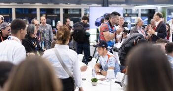 HYUNDAI ATTACCA IL WRC Il tradizionale incontro pre gara della squadra di Alzenau.