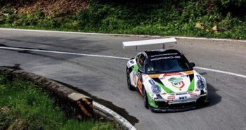 La sfavillante Porsche 997 GT3 di Tempestini in azione