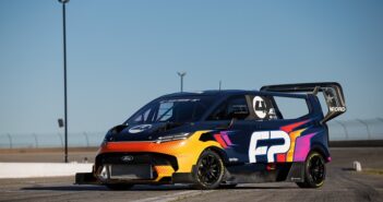 Il Super Van 4.2 con il quale Dumas andrà all'assalto della Pikes Peak