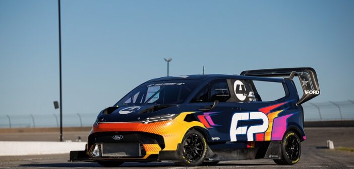 Il Super Van 4.2 con il quale Dumas andrà all'assalto della Pikes Peak