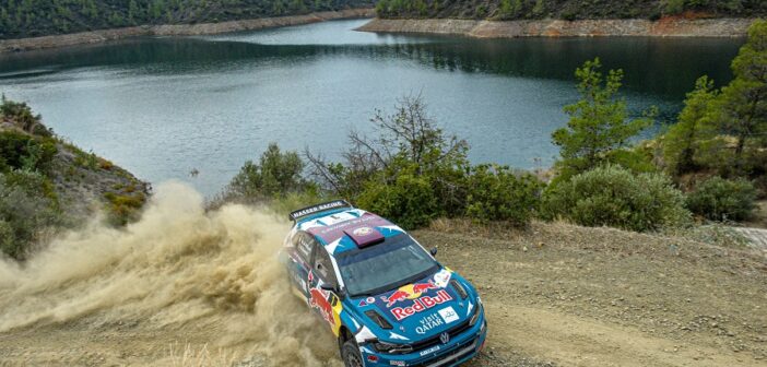 La Polo GTI R5 di Al Attiyah nella polvere di Cipro.