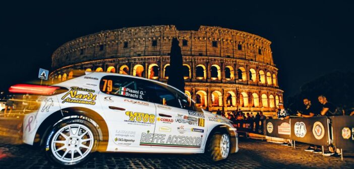 Nell'immagine, la Peugeot 208 Rally4 di Gianandrea Pisani, davanti al Colosseo.
