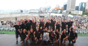 La squadra KMS festeggia il titolo World RX sul podio di Hong Kong