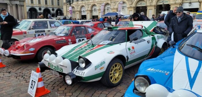 Uno scatto del parco di partenza 2023 in piazza San Carlo