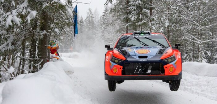 Lappi salta con la sua Hyundai al comando della Svezia