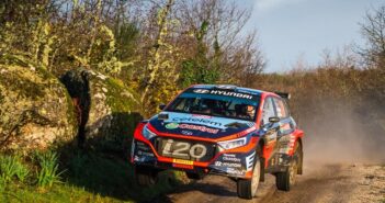 La Hyundai i20 N Rally2 vola sulla terra di Fafe