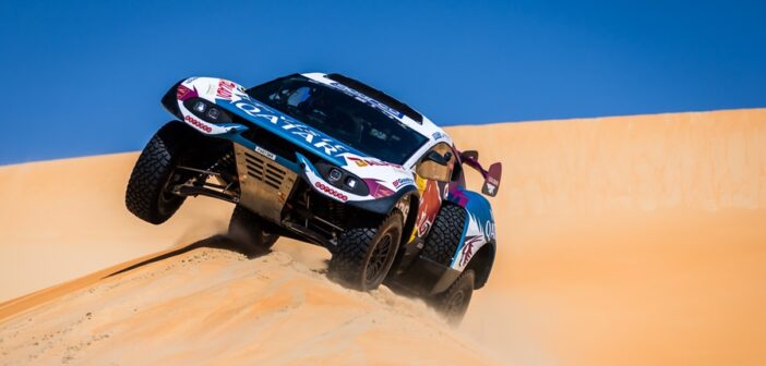 Nasser Al Attiyah sulle dune Desert Challenge