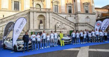 Foto di gruppo per i dieci Junior in piazza del Campidoglio