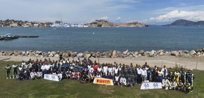 La foto di gruppo IRC con l'Elba a fare da sfondo