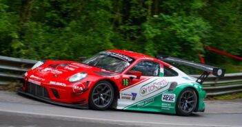 La Porsche 911 GT3R di Gaetani sulle rampe del Fito