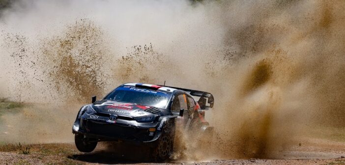 La Toyota di Ogier in azione in Sardegna