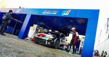 La GR Yaris di Ogier al rifonimento allestito da P1 Fuel
